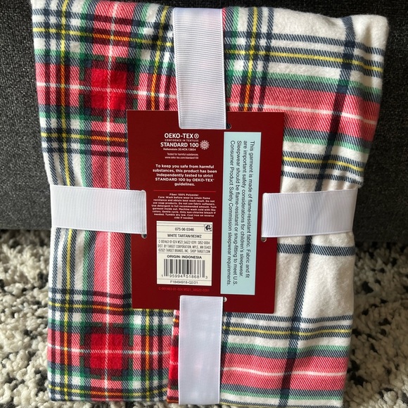 ❌SOLD❌ Big Kids Soft Plaid Christmas Holiday Flannel Pajama Set - Picture 6 of 8